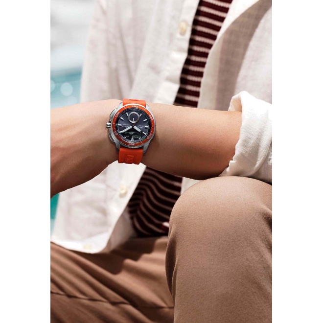Citizen Wave Tracker ∅42,4 mm - 20 ATM, Esfera negra, correa de poliuretano benebiol