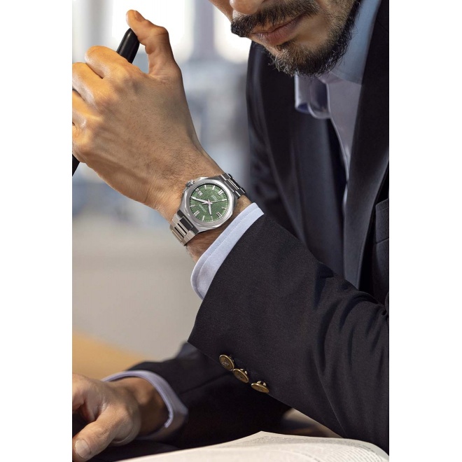 Citizen Series8 ∅39,85 mm - 10 ATM, Esfera verde claro, brazalete de acero sólido