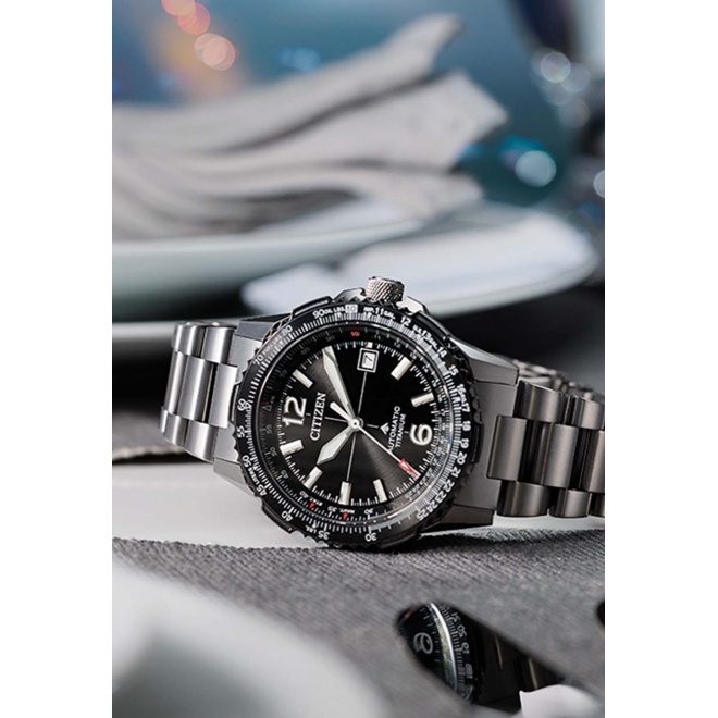 Citizen Automatic Super Titanium ∅40 mm - 20 ATM, Esfera negra, brazalete de super titanium