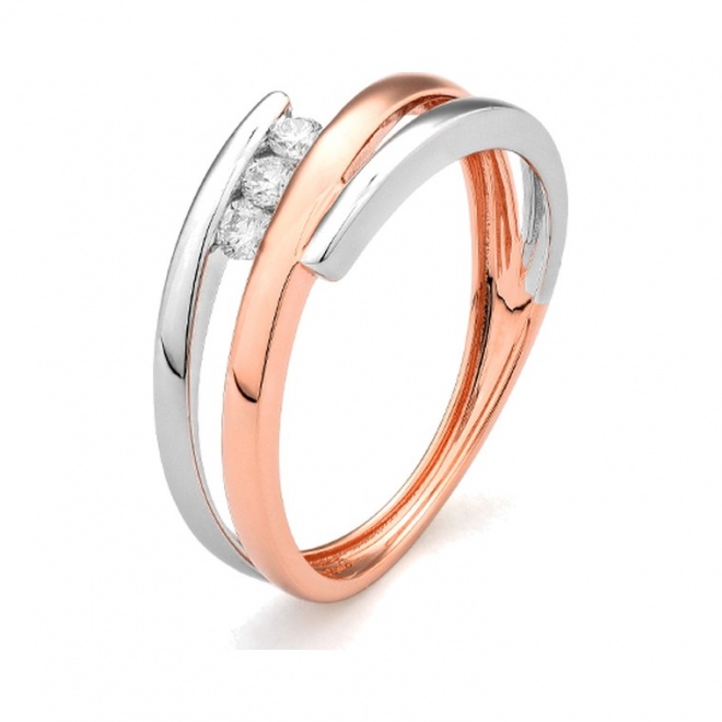 Anillo Tresillo de oro rosa de 18 Kt con diamantes de 0,15 ct