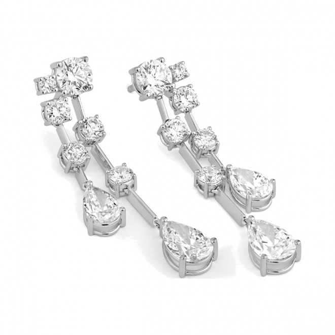 Pendientes Largos de oro blanco de 18 Kt con diamantes talla pera de 5,70 ct