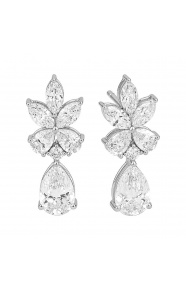Pendientes Largos de oro blanco de 18 Kt con diamantes talla pera de 4,10 ct