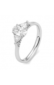 Anillo Tresillo de oro blanco de 18 Kt con diamantes talla oval de 1,09 ct