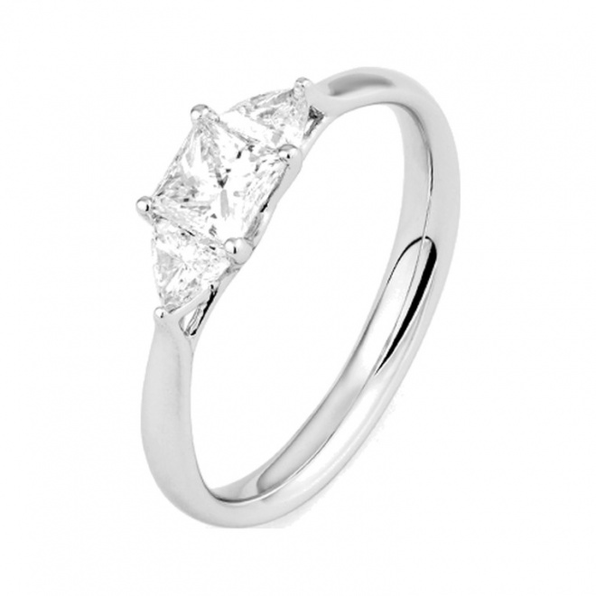 Anillo Tresillo de oro blanco de 18 Kt con diamantes talla princesa de 0,80 ct