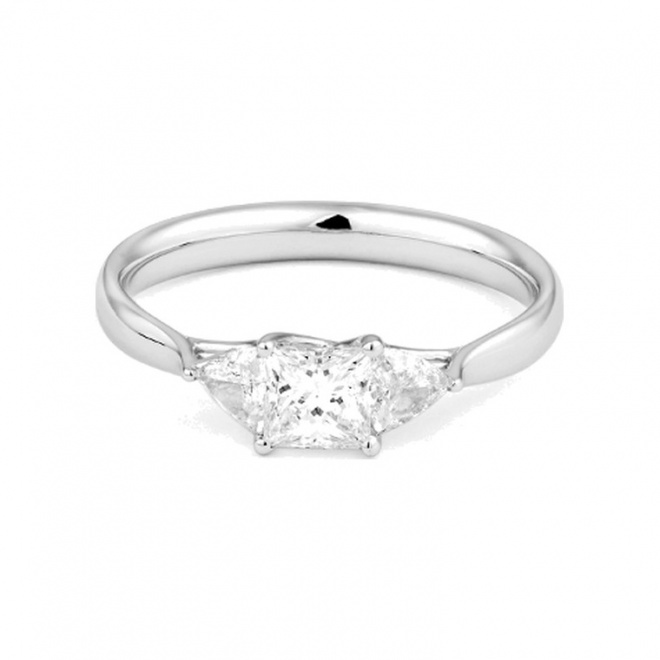 Anillo Tresillo de oro blanco de 18 Kt con diamantes talla princesa de 0,80 ct