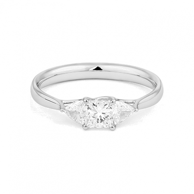 Anillo Tresillo de oro blanco de 18 Kt con diamantes talla princesa de 0,70 ct