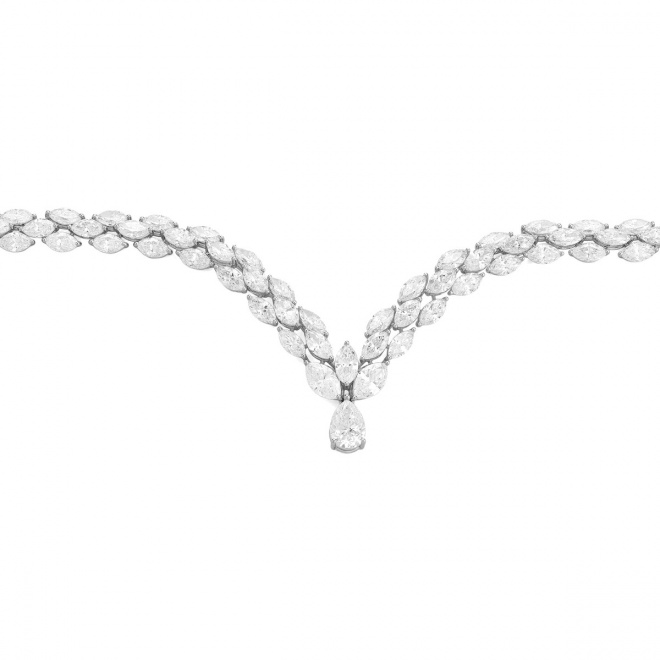 Collar de oro blanco de 18 Kt con diamantes talla marquesa de 37,10 ct