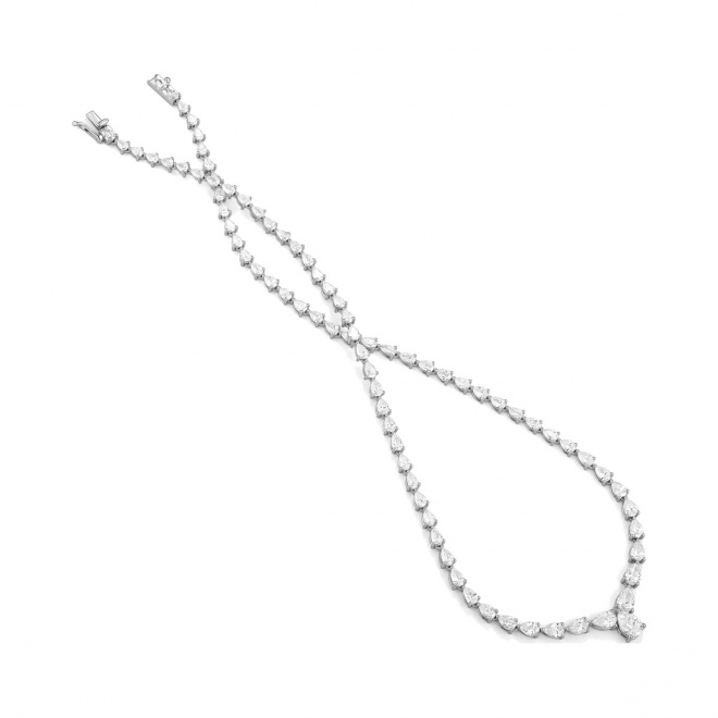 Collar de oro blanco de 18 Kt con diamantes talla pera de 13,49 ct