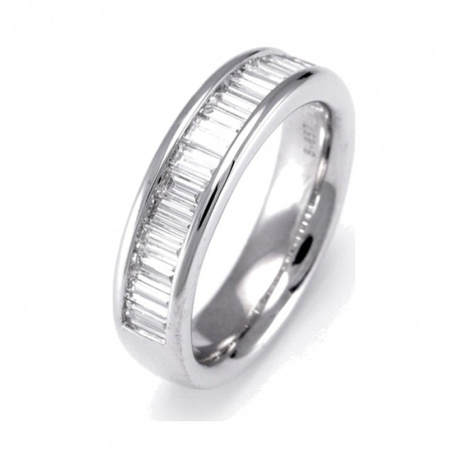 Anillo Media alianza de oro blanco de 18 Kt con diamantes talla baguette de 0,50 a 1,50 ct