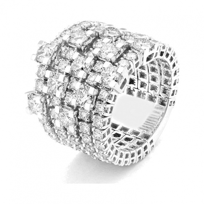 Anillo de oro blanco de 18 Kt con diamantes de 6,00 ct