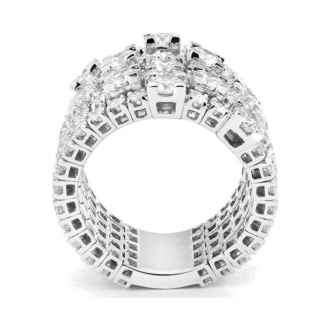 Anillo de oro blanco de 18 Kt con diamantes de 6,00 ct