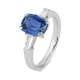 Anillo de oro blanco de 18 Kt con zafiro azul de 2,83 ct y diamantes de 0,35 ct
