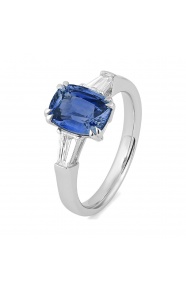 Anillo de oro blanco de 18 Kt con zafiro azul de 2,83 ct y diamantes de 0,35 ct