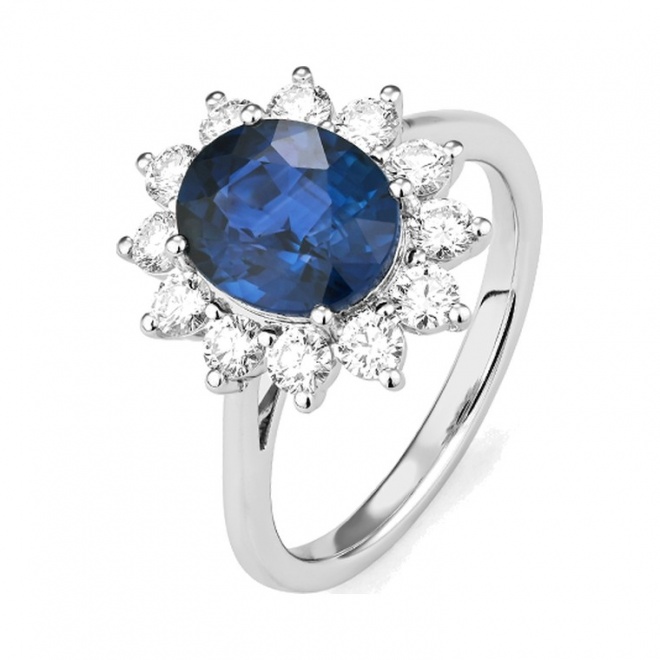 Anillo de oro blanco de 18 Kt con zafiro azul de 2,80 ct y diamantes de 0,85 ct