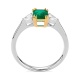 Anillo de oro de 18 Kt con esmeralda de 0,86 ct y diamantes de 0,29 ct