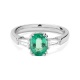 Anillo de oro blanco de 18 Kt con esmeralda de 1,54 ct y diamantes de 0,50 ct