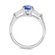 Anillo de oro blanco de 18 Kt con zafiro azul de 1,05 ct y diamantes de 0,35 ct