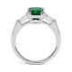Anillo de oro blanco de 18 Kt con esmeralda de 1,85 ct y diamantes de 0,45 ct