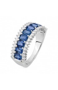 Anillo de oro blanco de 18 Kt con zafiro de 2,80 ct y diamantes de 0,54 ct