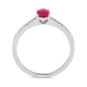 Anillo de oro blanco de 18 Kt con piedra de color y diamantes de 0,07 ct