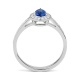 Anillo de oro blanco de 18 Kt con piedra de color y diamantes