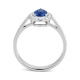Anillo de oro blanco de 18 Kt con piedra de color y diamantes