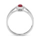 Anillo de oro blanco de 18 Kt con piedra de color y diamantes