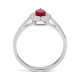 Anillo de oro blanco de 18 Kt con piedra de color y diamantes