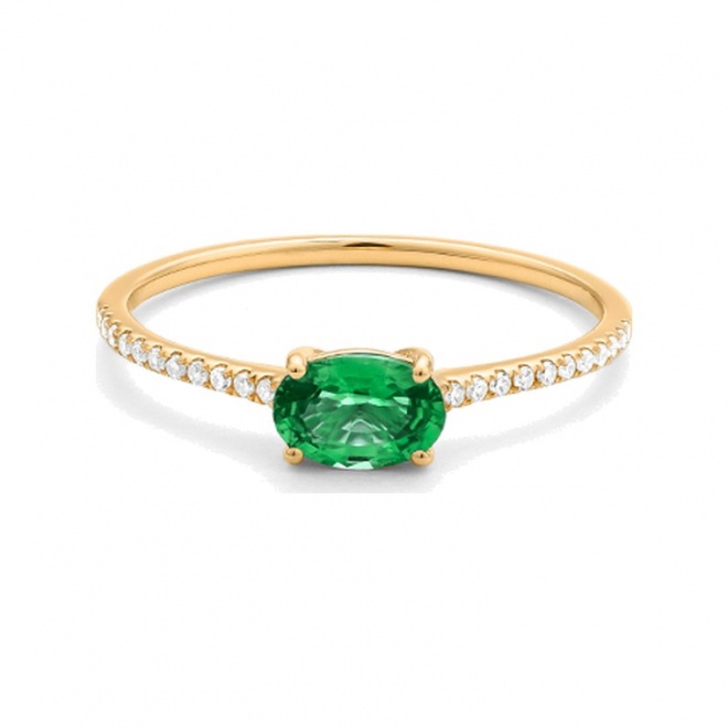 Anillo de oro amarillo de 18 Kt con esmeralda de 0,65 ct y diamantes de 0,09 ct